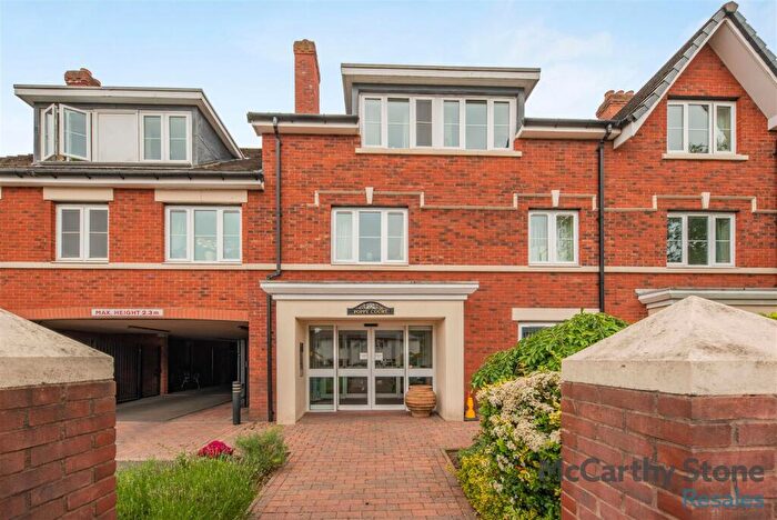 1 Bedroom Apartment For Sale In Poppy Court, Jockey Road, Sutton Coldfield, B73