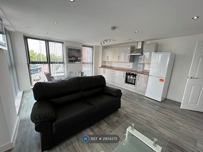2 Bedroom Flat To Rent In Orange Grove House, Manchester, M14