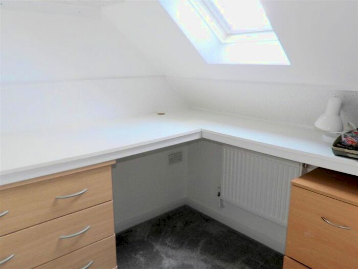 2 Bedroom Detached Bungalow To Rent In St. Annes Road, Saltash, PL12