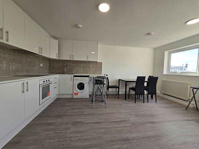 5 Bedroom Flat To Rent In Sharratt Street, Bermondsey, SE15