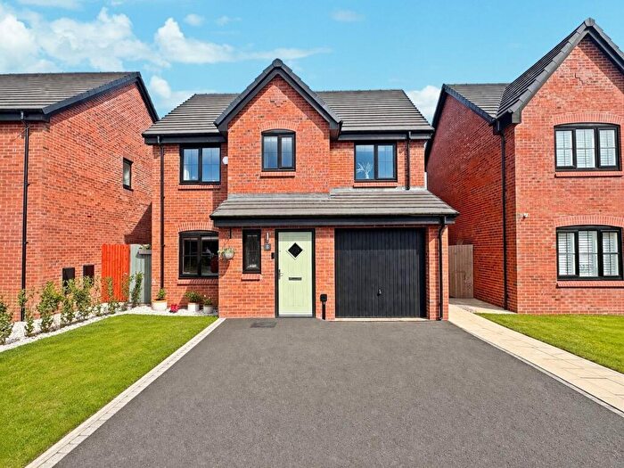 4 Bedroom Detached House For Sale In Westland Avenue, Westhoughton, BL5