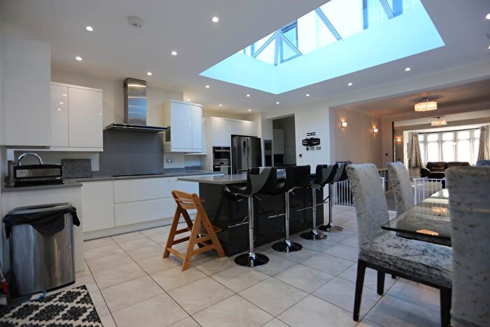 4 Bedroom Semi-Detached House To Rent In Beechwood Gardens, Clayhall, Gants Hill, IG5