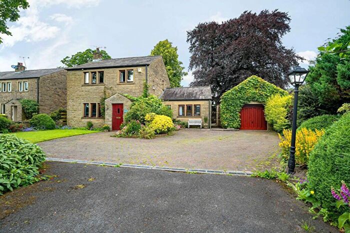 3 Bedroom Detached House For Sale In Old Road, Clapham, Lancaster, North Yorkshire, LA2