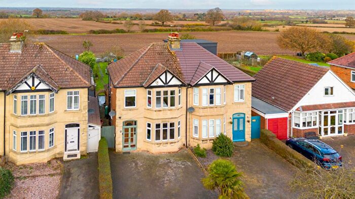 3 Bedroom Semi-Detached House For Sale In Rugby Road, Cubbington, Leamington Spa, CV32