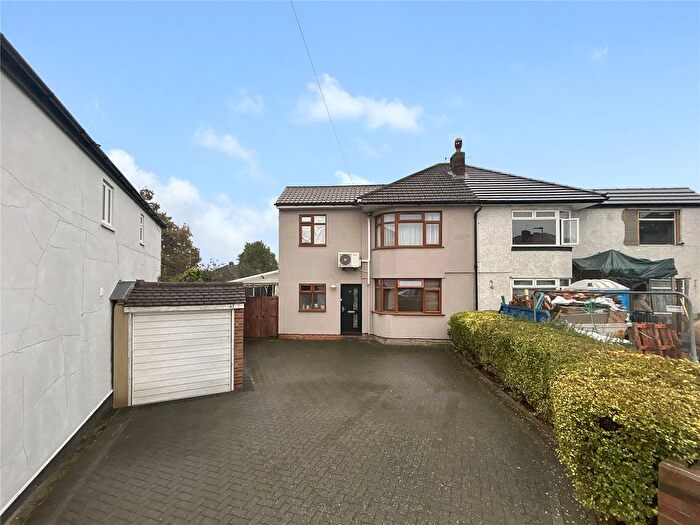 4 Bedroom Semi Detached House For Sale In Cowper Close, Welling, DA16