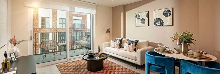 2 Bedroom Flat For Sale In Penn Road, Watford, WD24