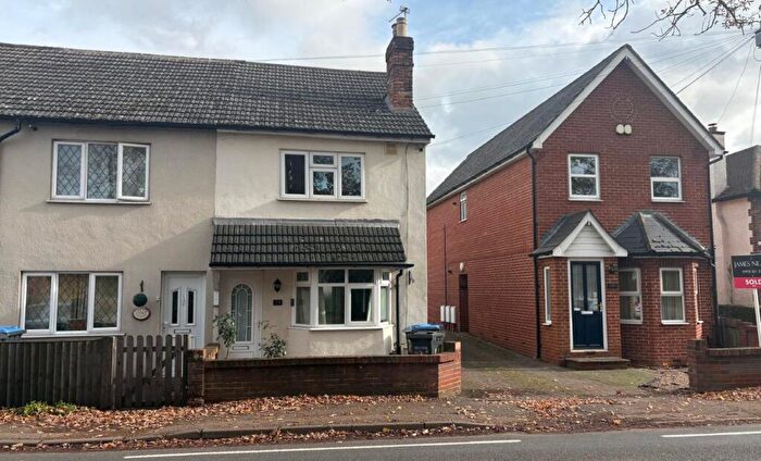 3 Bedroom End Of Terrace House For Sale In New Haw Road, Addlestone, Surrey, KT15