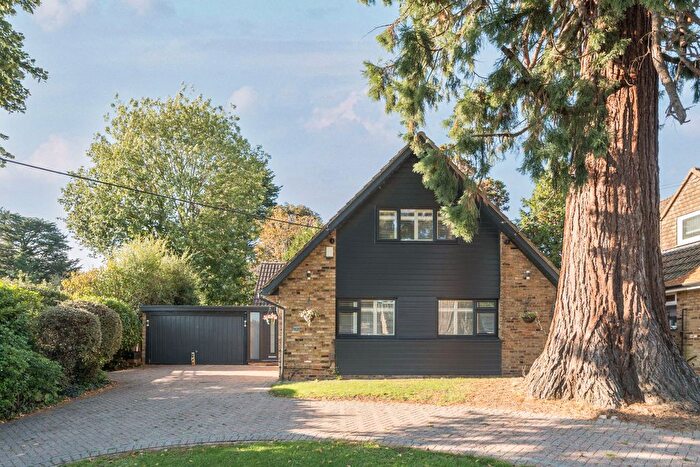 4 Bedroom Detached House For Sale In Sequoia Park, Pinner, HA5