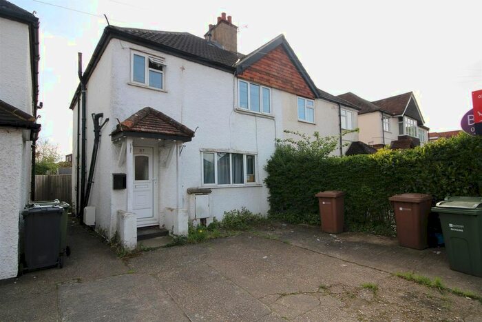 4 Bedroom Semi-Detached House To Rent In Aldershot Road, Guildford, GU2