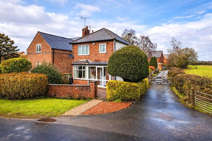 4 Bedroom Detached House For Sale In Brickyard Lane, Farnsfield, NG22