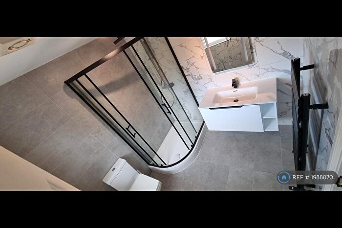 4 Bedroom Maisonette To Rent In Locket Road, Harrow, HA3