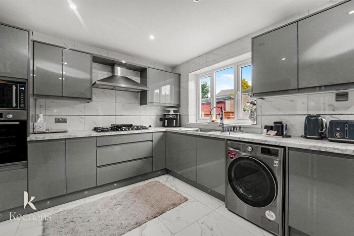 3 Bedroom Semi-Detached House For Sale In Walverden Road, Brierfield, BB9