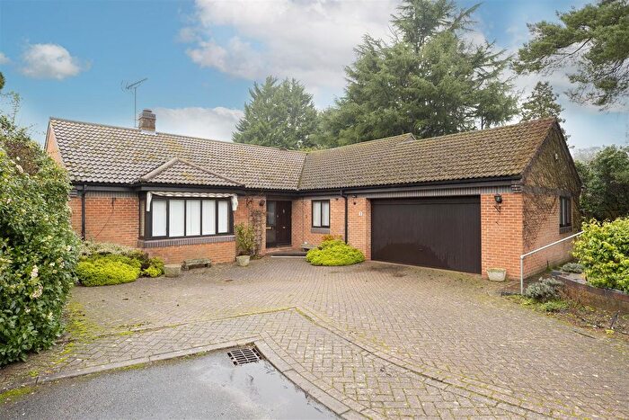 3 Bedroom Detached Bungalow For Sale In Hatching Green, Harpenden, AL5