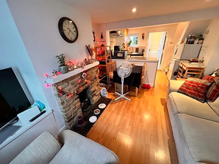 2 Bedroom Cottage To Rent In St. Albans Road, Barnet, EN5