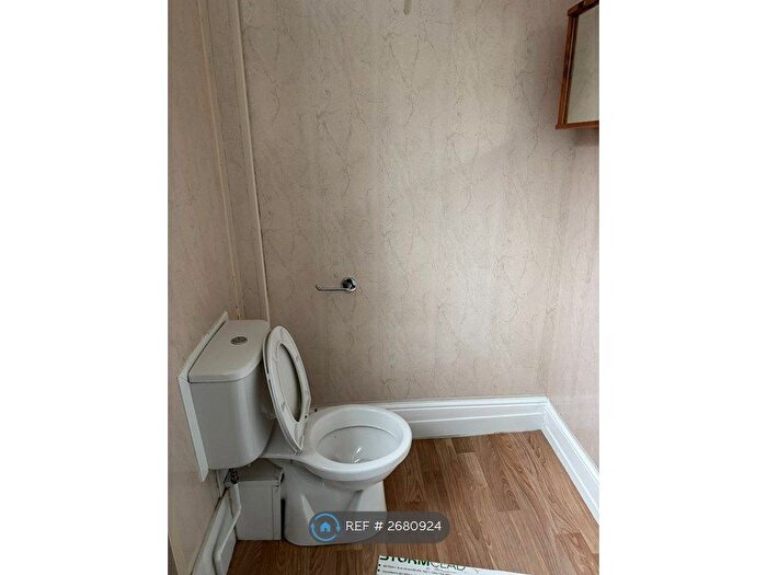 1 Bedroom Flat To Rent In Mutley, Plymouth, PL4