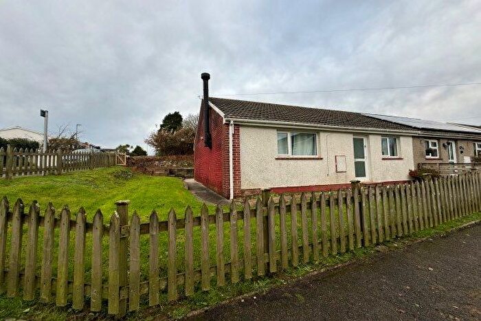 2 Bedroom Semi-Detached Bungalow To Rent In Hillcrest, Truro, TR4