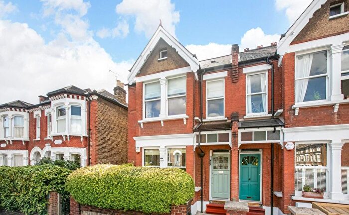 2 Bedroom Maisonette To Rent In Tyrrell Road, East Dulwich, London, SE22