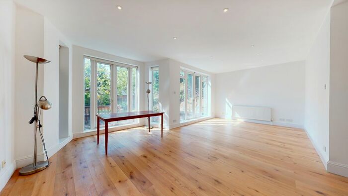 3 Bedroom Flat To Rent In Agar Grove, Camden Town, London, NW1