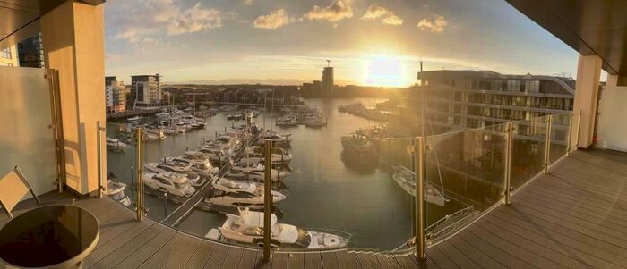 2 Bedroom Apartment To Rent In Maritime Walk, Ocean Village, Southampton, SO14