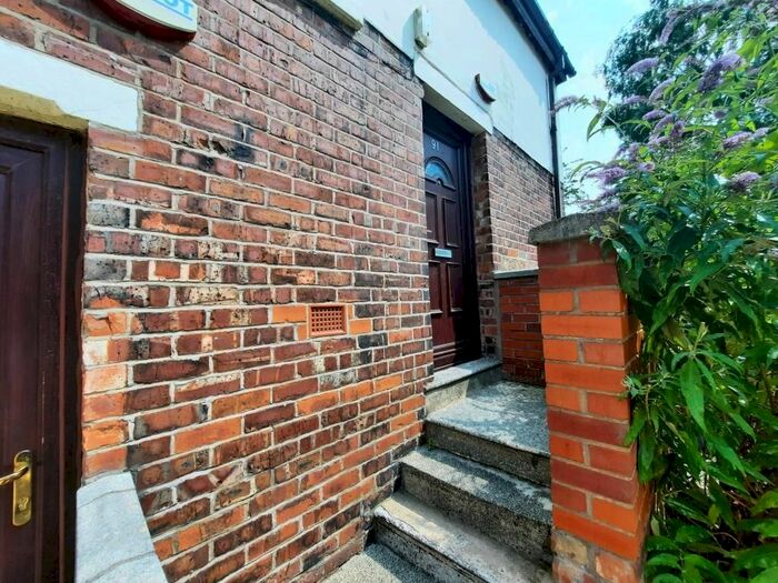 1 Bedroom Flat To Rent In Wellmead Close, Waterloo Park, Manchester, M8