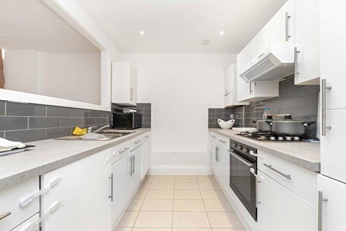 2 Bedroom Flat To Rent In Mare Street, Hackney Central, E8