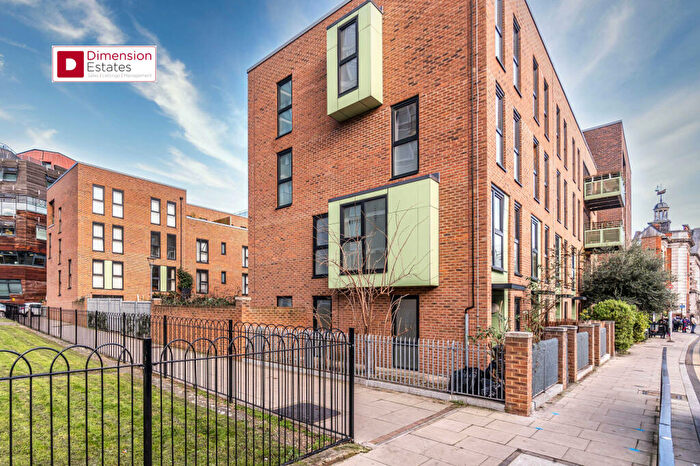 4 Bedroom Town House To Rent In Whiston Road, Haggerston, Shoreditch, Hoxton, Hackney, East London, E2