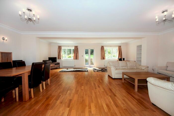 4 Bedroom Detached House To Rent In Ashbourne Road, London, W5