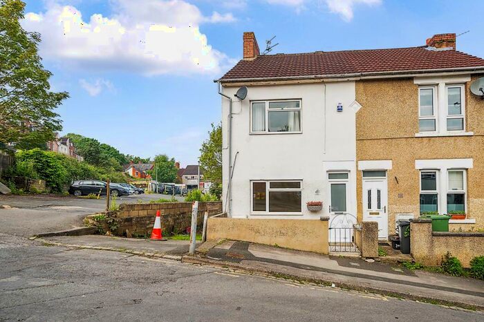 2 Bedroom End Of Terrace House To Rent In Town Centre, Swindon, SN1