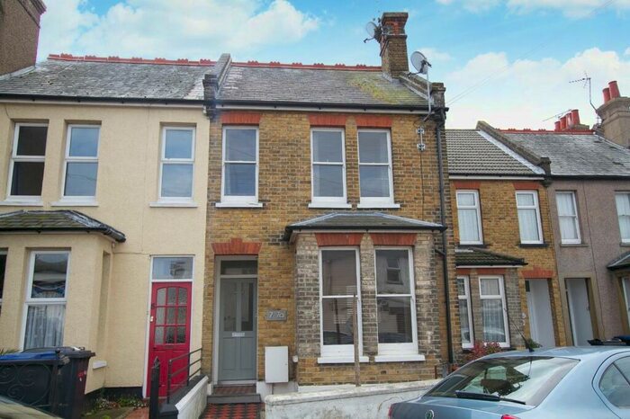 2 Bedroom Flat To Rent In Park Road, Herne Bay, CT6