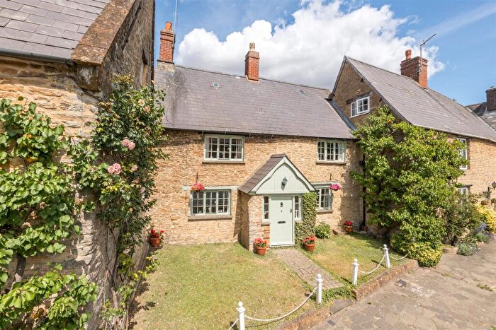 3 Bedroom Cottage For Sale In Roundtown, Aynho, Banbury, OX17