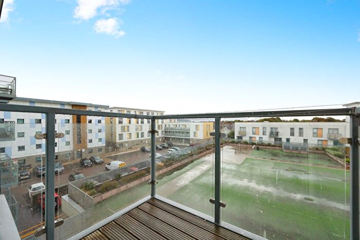 2 Bedroom Flat For Sale In Fratton Way, Southsea, PO4