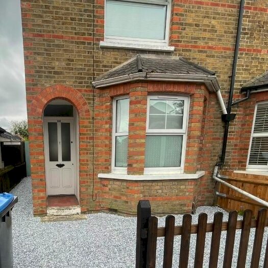 4 Bedroom Semi-Detached House To Rent In Bond Street, Englefield Green, Egham, TW20