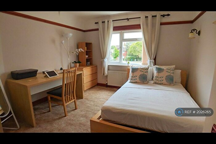 3 Bedroom Semi-Detached House To Rent In Charter Avenue, Coventry, CV4