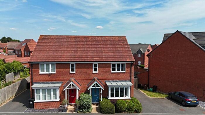 3 Bedroom Semi Detached House For Sale In Allen Way, Shinfield, RG2