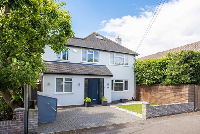 4 Bedroom Detached House For Sale In Ripley Road, Hampton, TW12