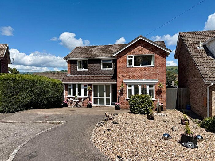 4 Bedroom Detached House For Sale In Winsford Grove, Gilwern, Abergavenny, NP7