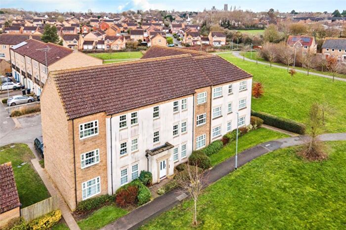 2 Bedroom Flat For Sale In Kings Avenue, Ely, Cambridgeshire, CB7