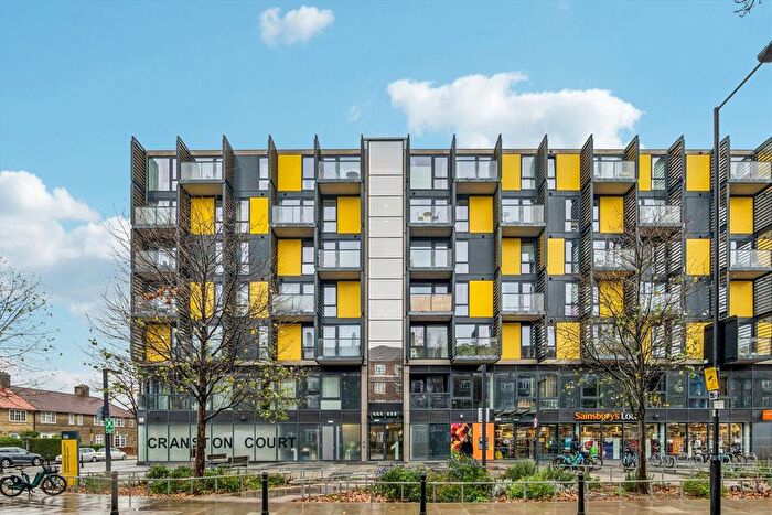 2 Bedroom Flat For Sale In Bloemfontein Road, Shepherds Bush, W12