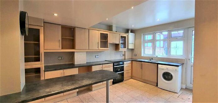 3 Bedroom Terraced House To Rent In Randolph Road, Southall, Middlesex, UB1