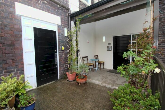 2 Bedroom Flat To Rent In Windermere Terrace, Princes Park, L8