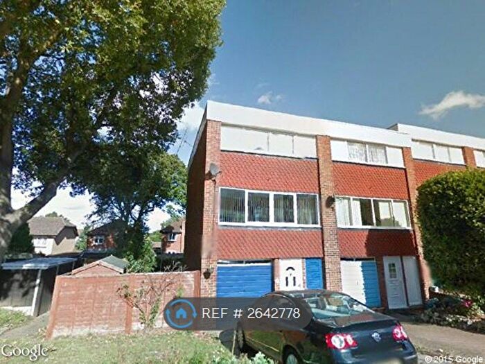 4 Bedroom End Of Terrace House To Rent In Atkinson Close, Orpington, BR6