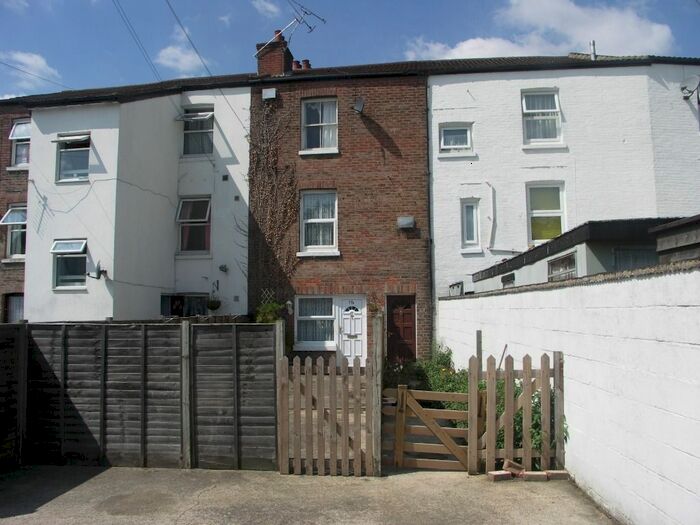1 Bedroom Flat To Rent In Victoria Road, Woolston, Southampton, SO19