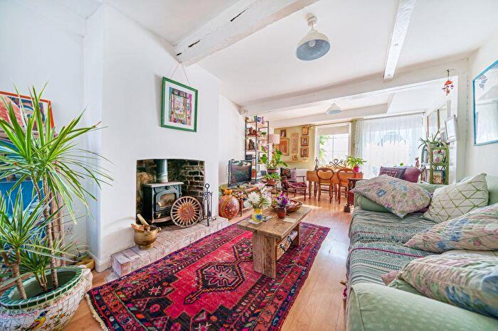 2 Bedroom Cottage For Sale In Maiden Newton, Dorchester, DT2
