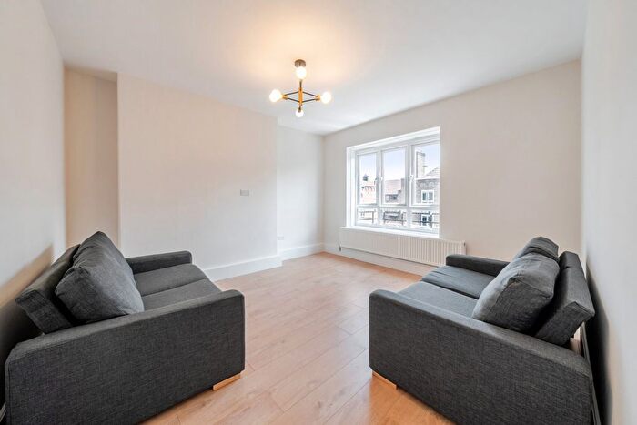 3 Bedroom Flat For Sale In Bolney Street, Vauxhall, London, SW8