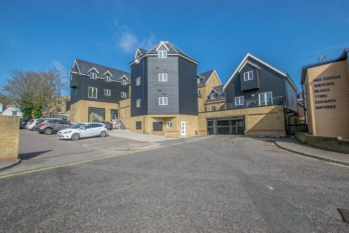 2 Bedroom Flat To Rent In High Street, Hoddesdon, EN11