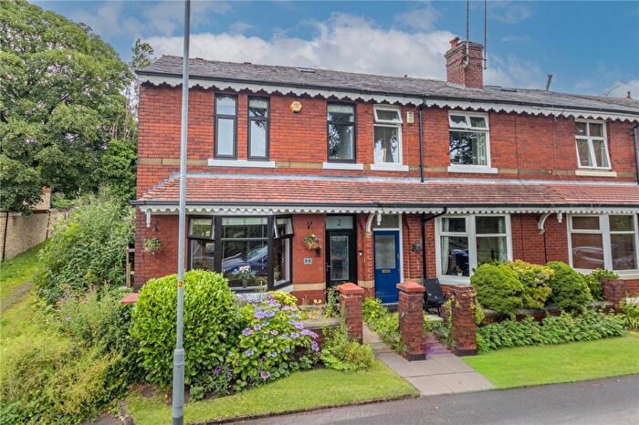 3 Bedroom End Of Terrace House For Sale In Oxford Avenue, Bamford, Rochdale, OL11