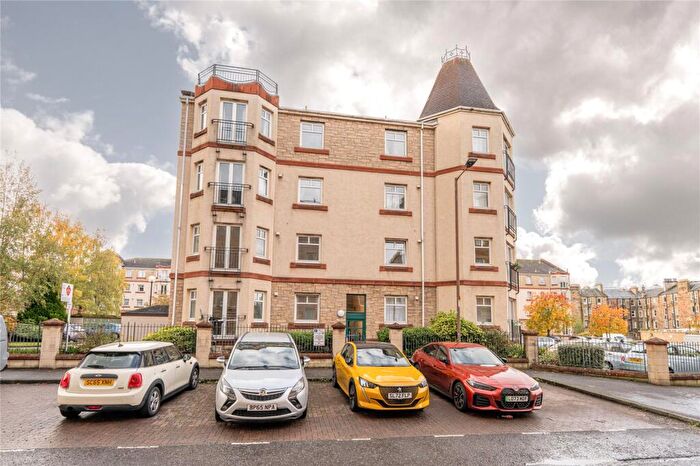 2 Bedroom Flat For Sale In / Sinclair Place, Edinburgh, EH11