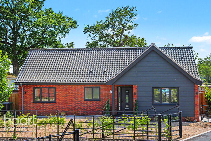 3 Bedroom Detached Bungalow For Sale In Airfield Way, Griston, IP25
