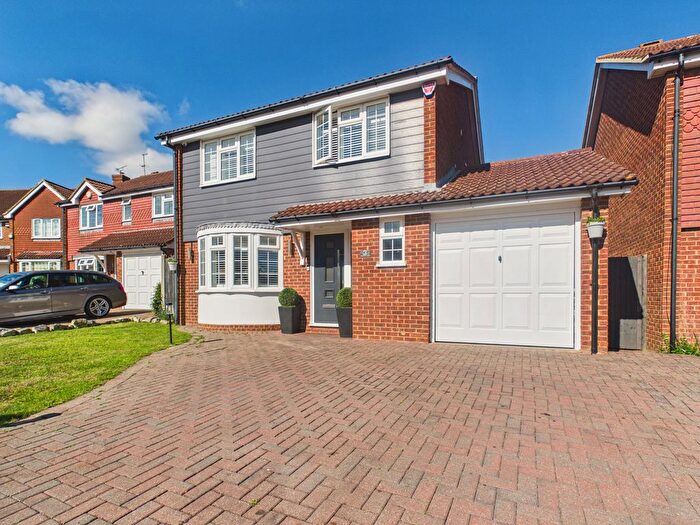 4 Bedroom Detached House For Sale In Weavering Close, Wainscott, Kent, ME2