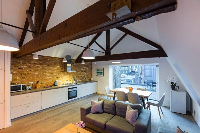 1 Bedroom Flat To Rent In Rathbone Place, London, W1T